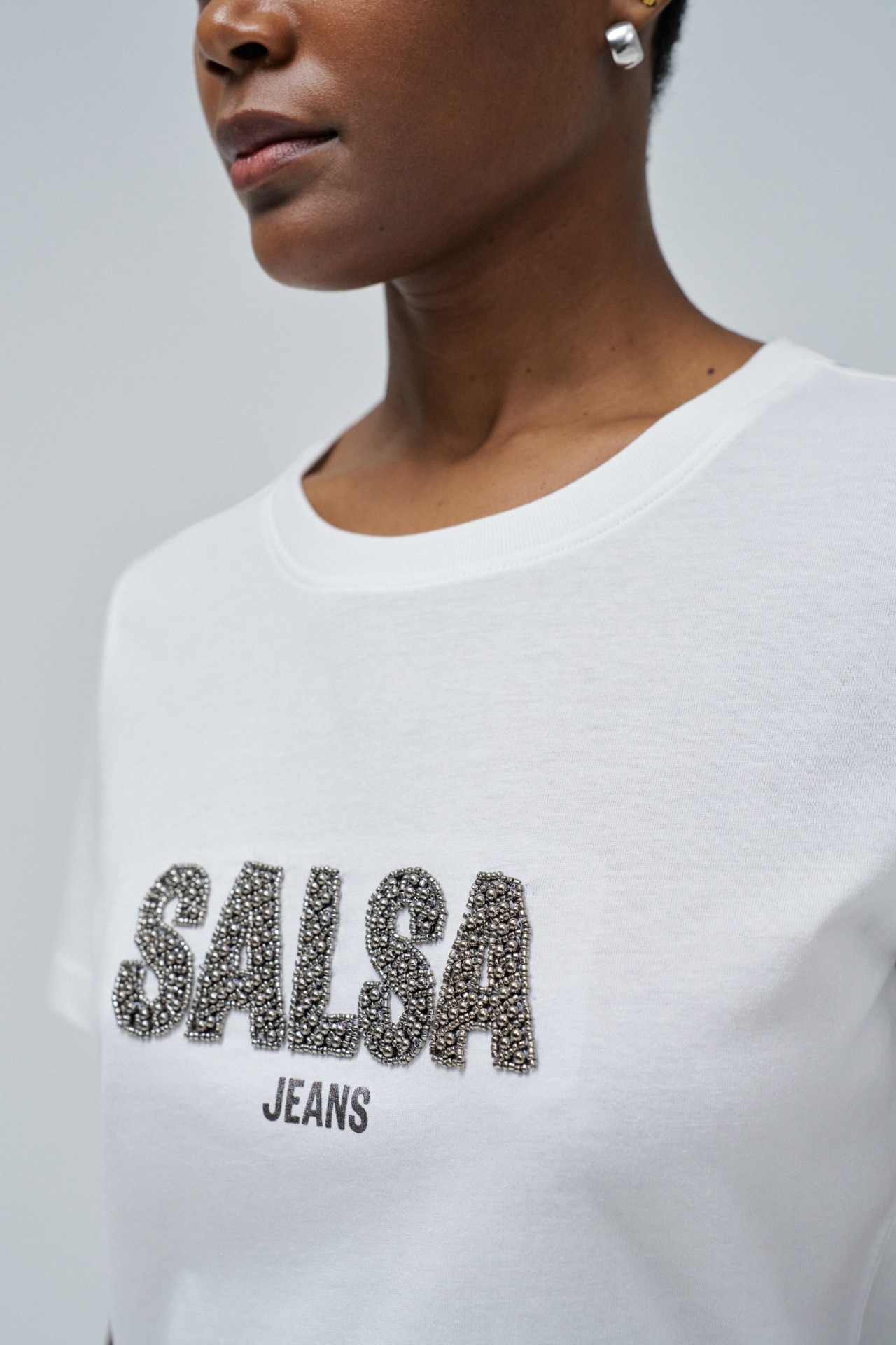 T-SHIRT WITH BRANDING