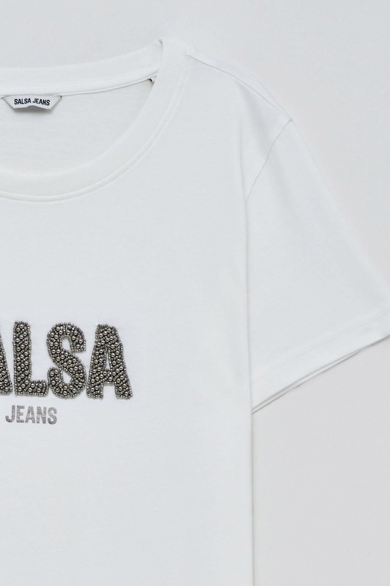 T-SHIRT WITH BRANDING