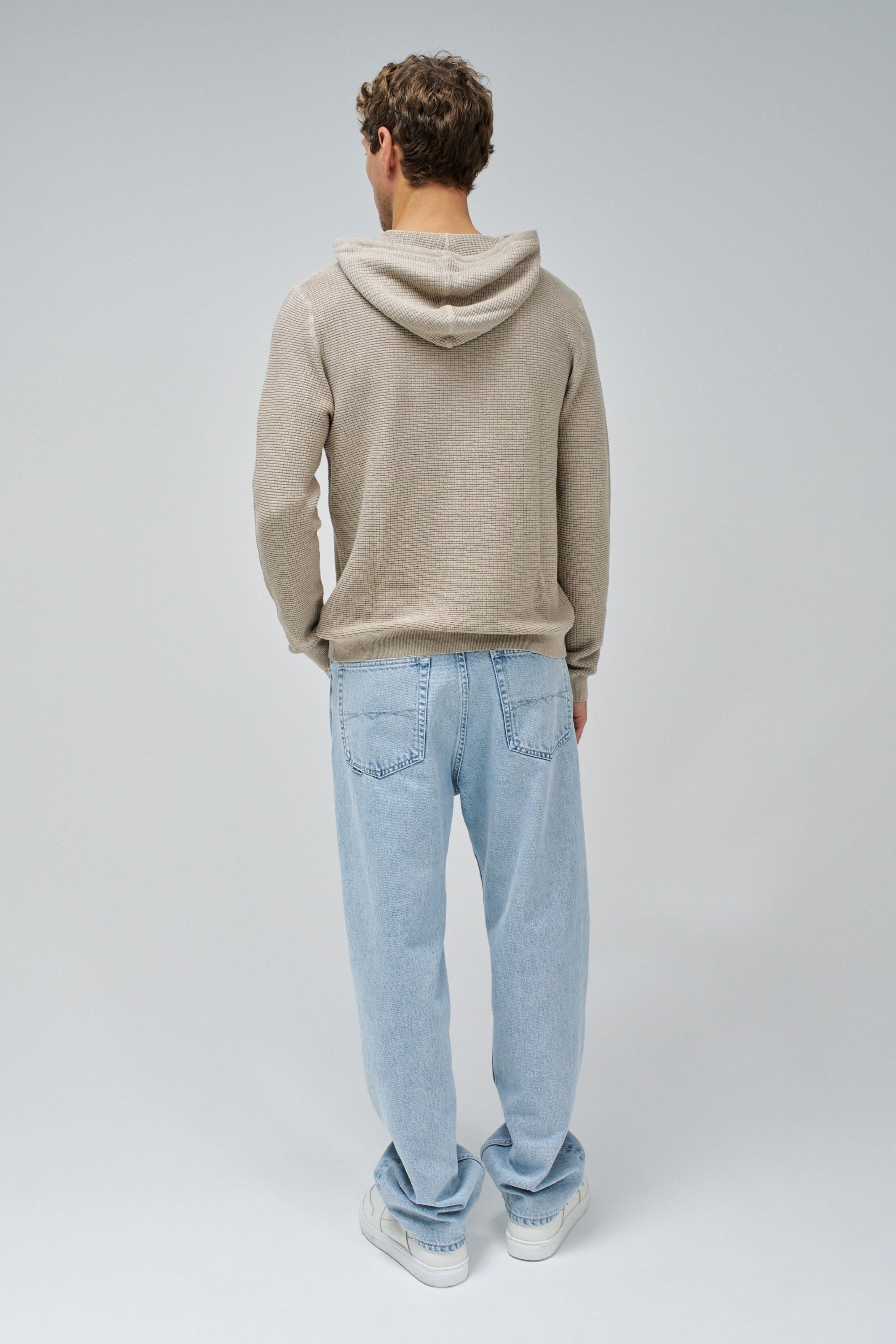 SWEAT À CAPUCHE AVEC EFFET TEXTURÉ