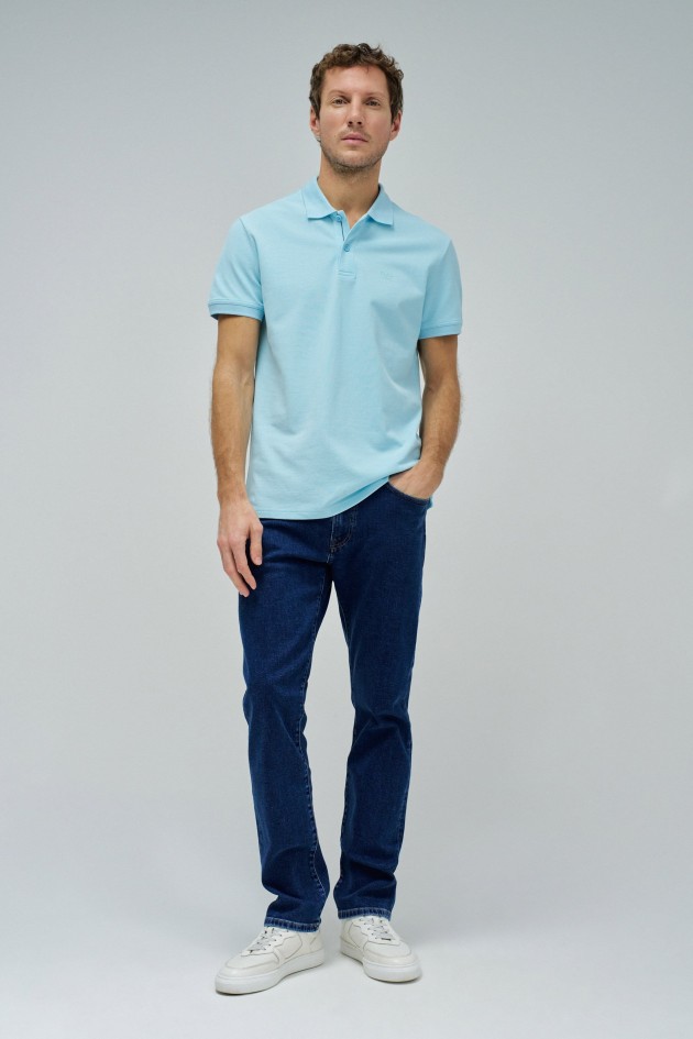 POLO AVEC DÉTAIL DE MARQUE