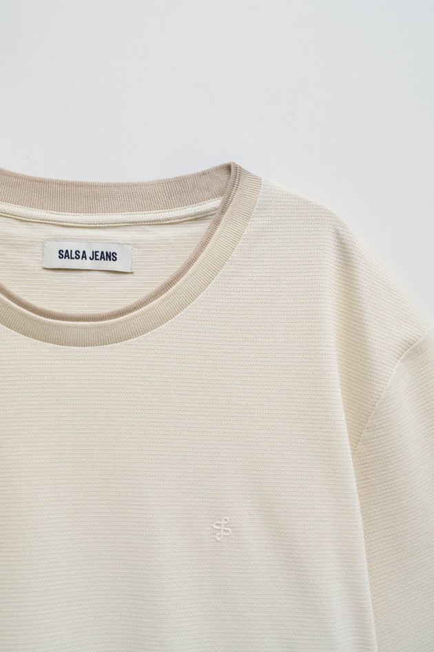 CAMISETA CON TEXTURA