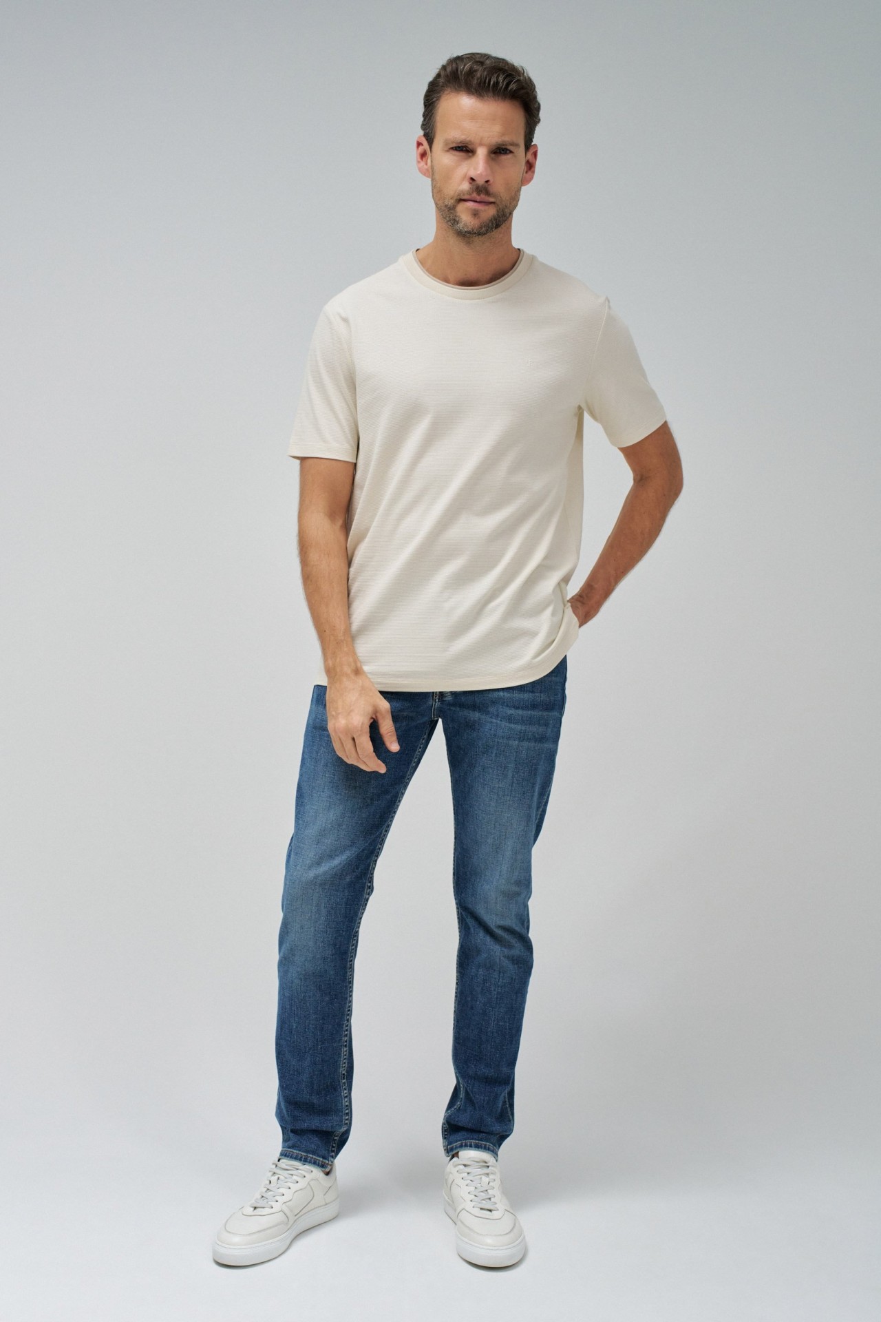 CAMISETA CON TEXTURA