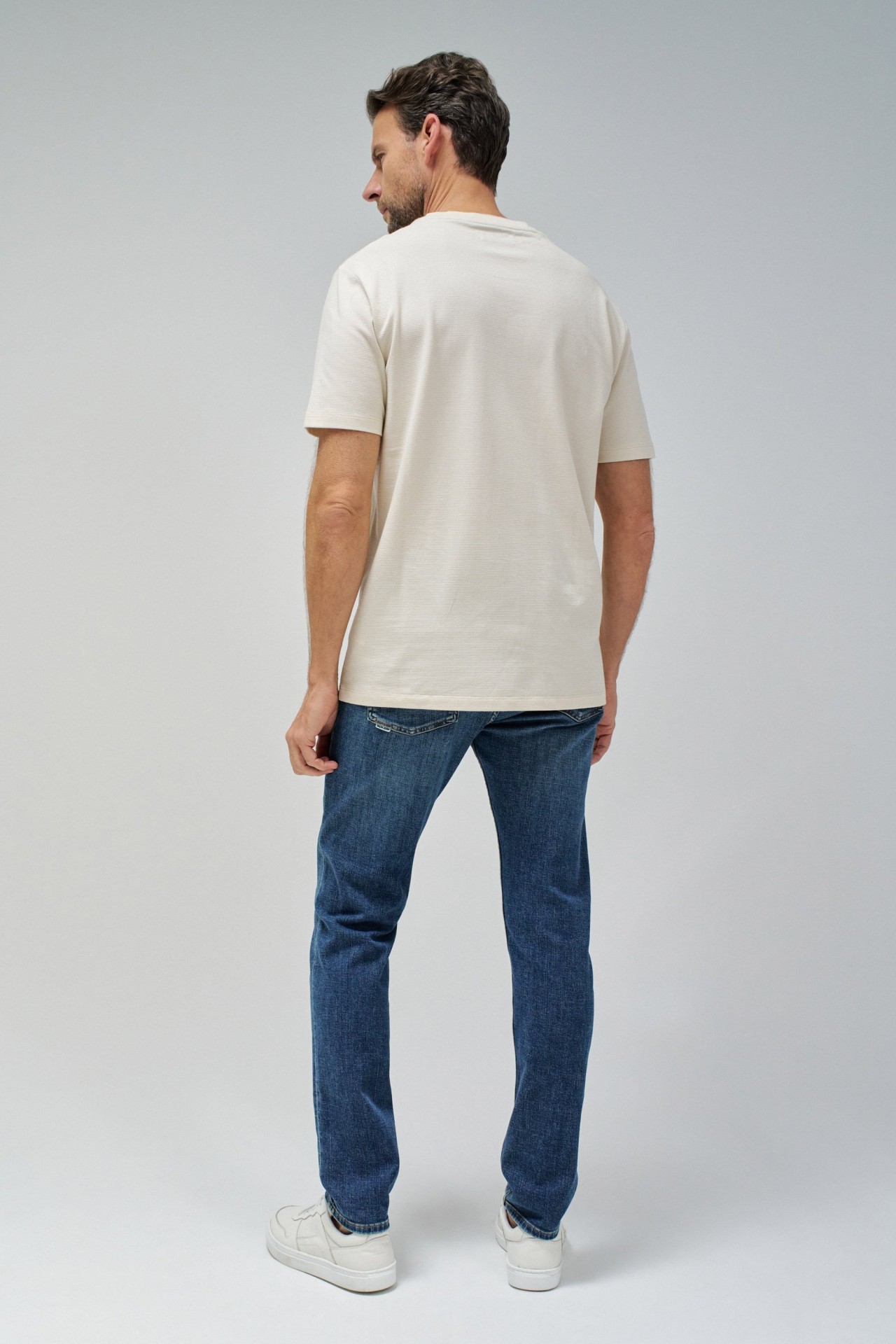 CAMISETA CON TEXTURA