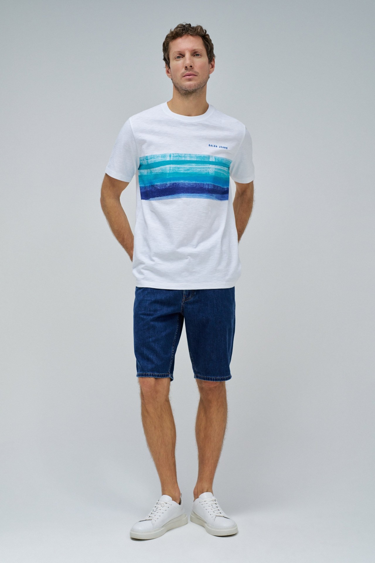 T-SHIRT WITH PRINT