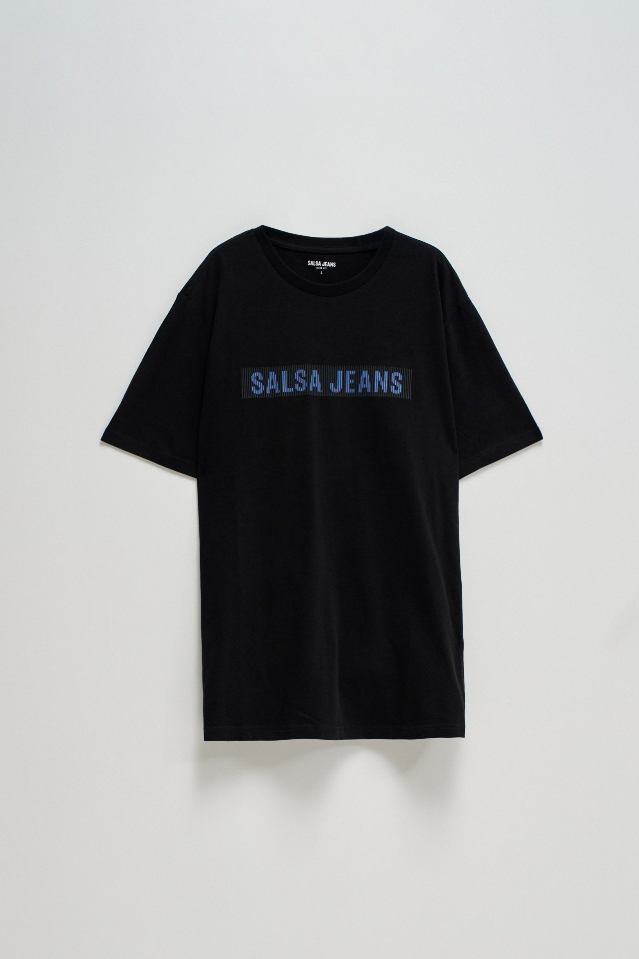 T-SHIRT WITH BRANDING