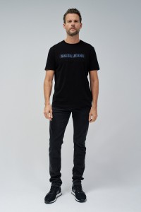T-SHIRT COM BRANDING