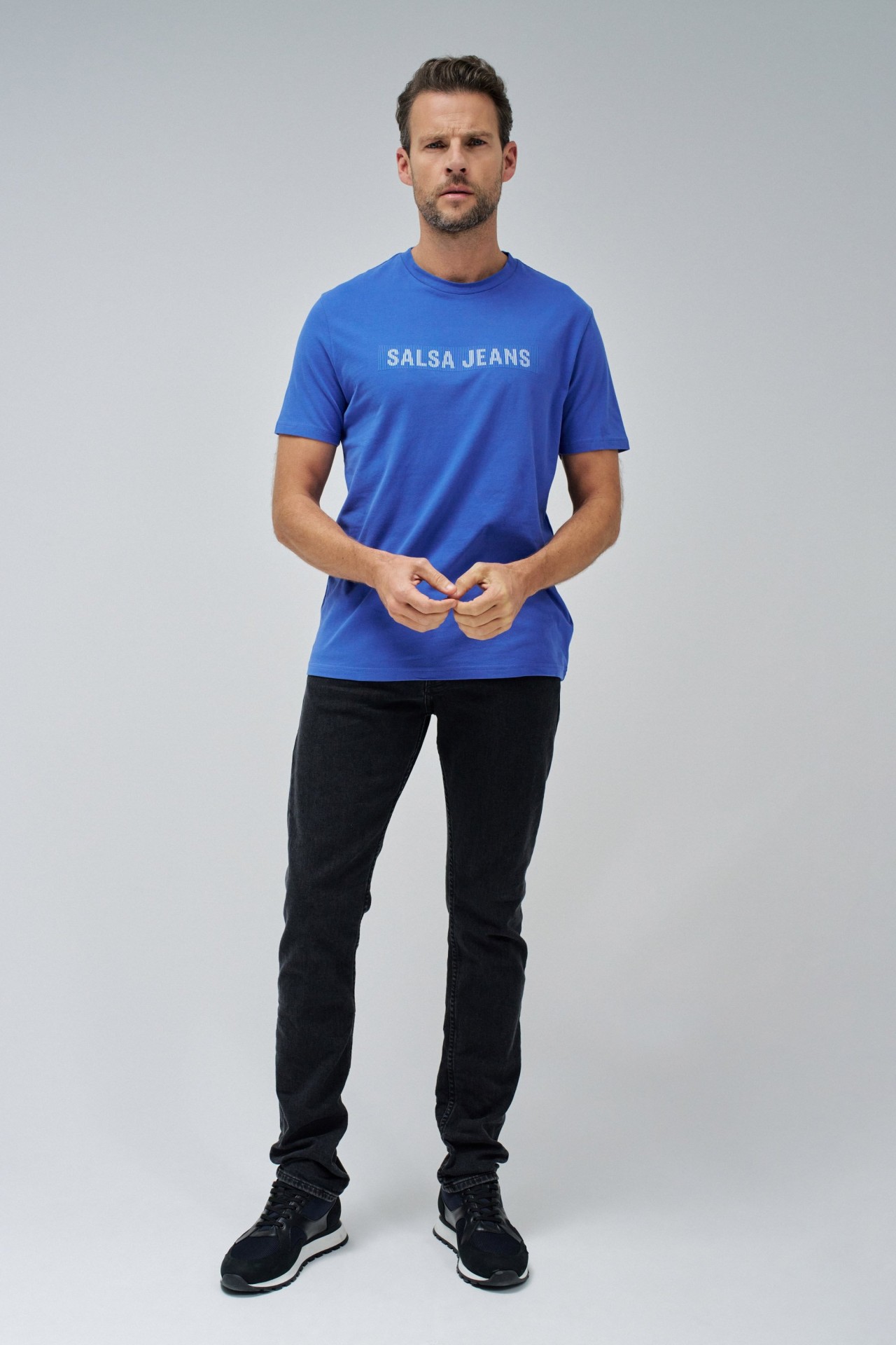 T-SHIRT WITH BRANDING