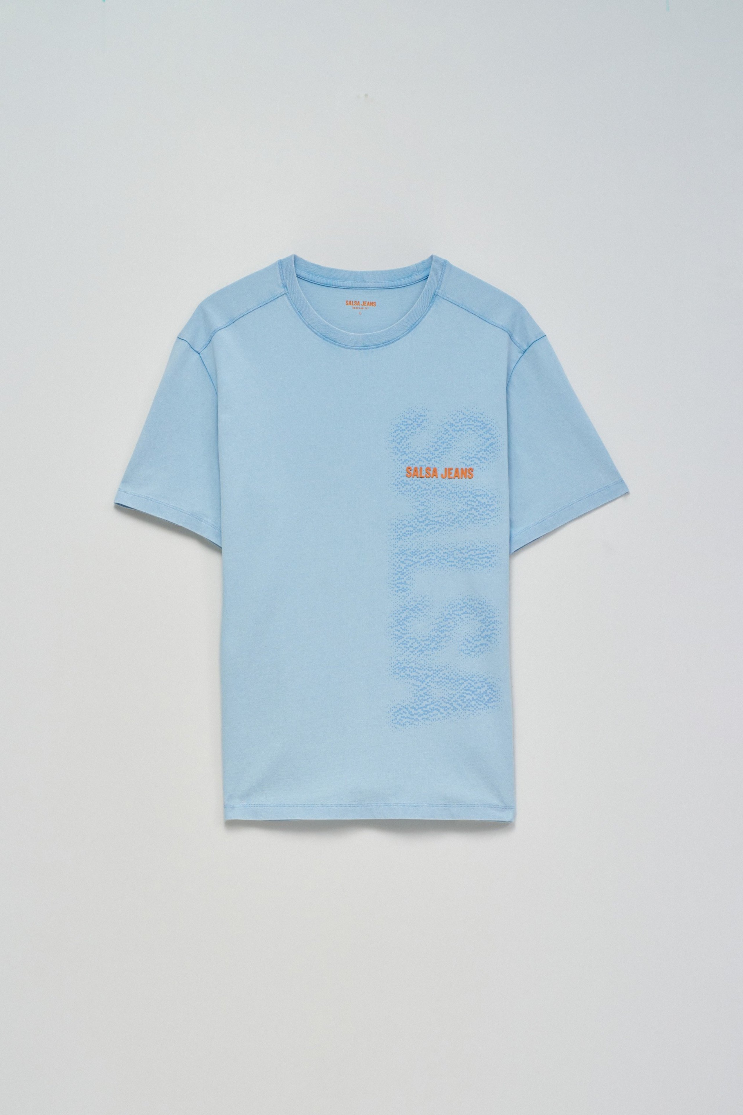 T-SHIRT MIT BRANDING