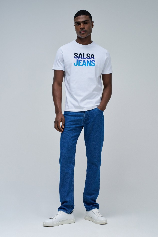 CAMISETA CON BRANDING