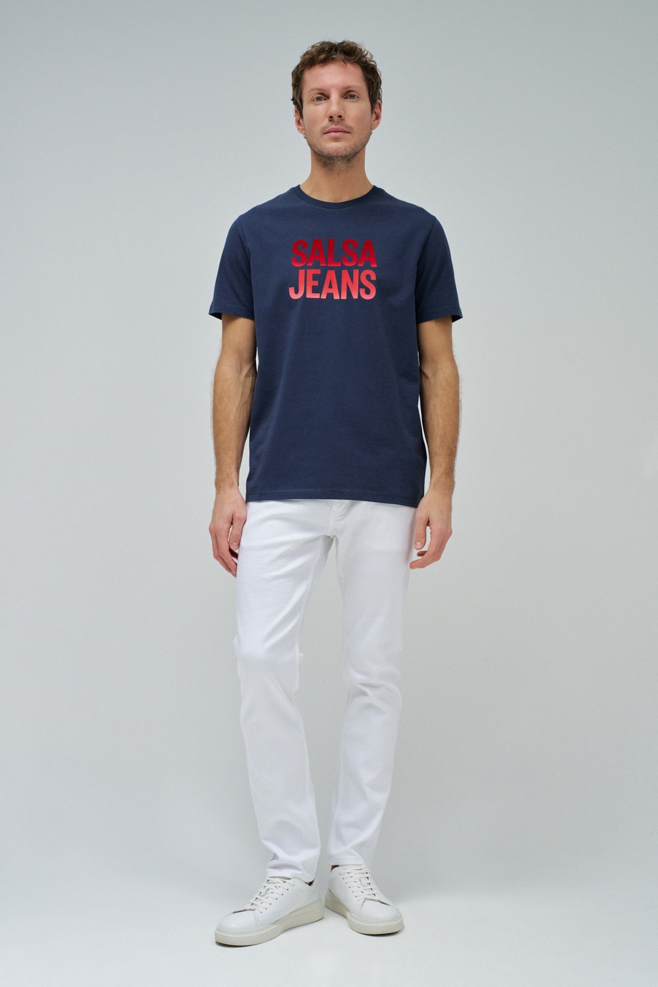 T-SHIRT WITH BRANDING