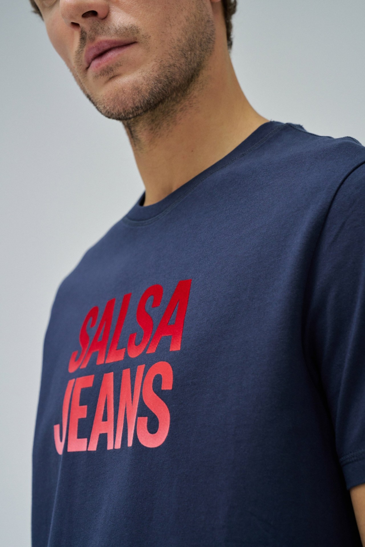 T-SHIRT WITH BRANDING