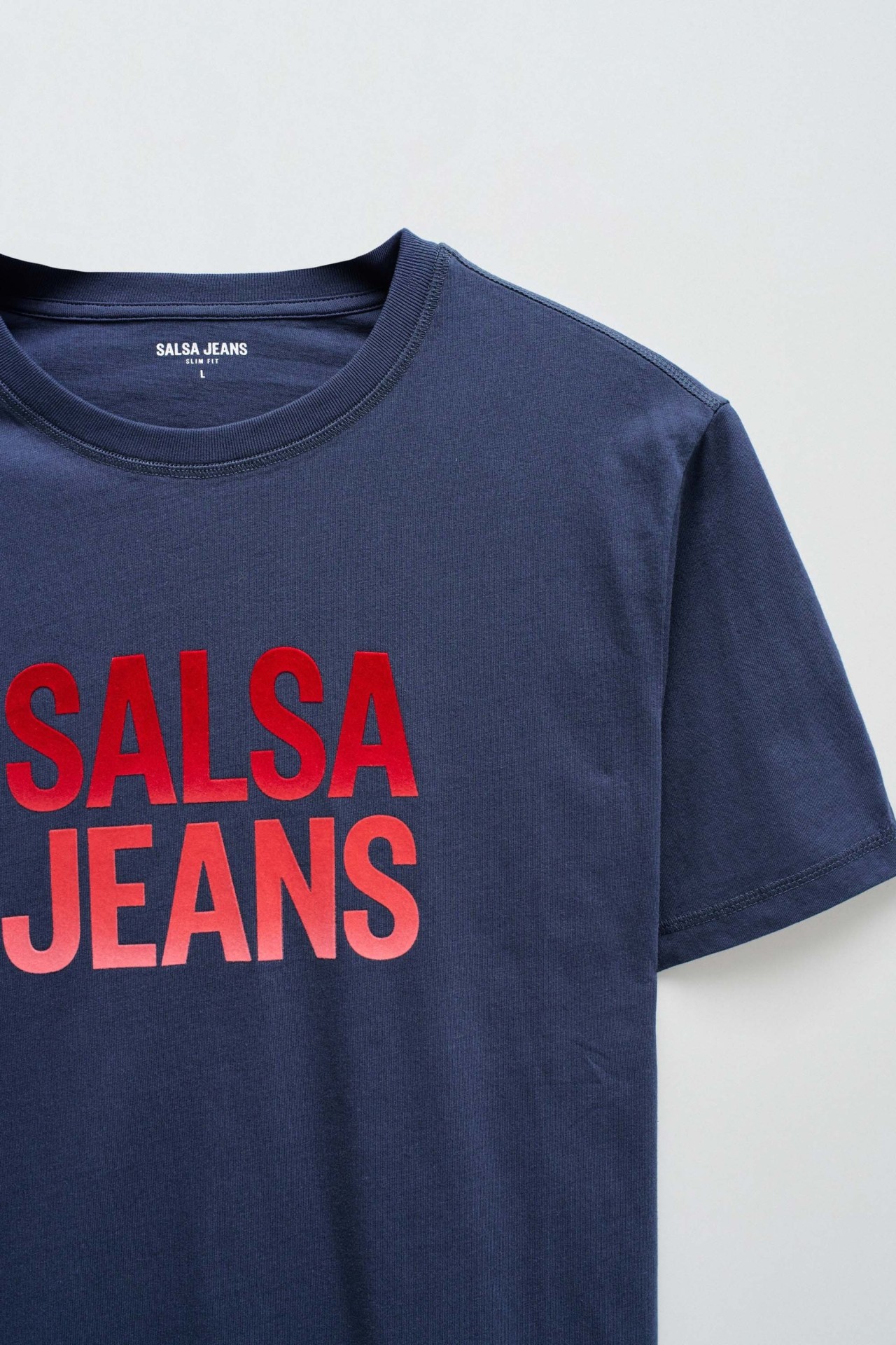 T-SHIRT WITH BRANDING