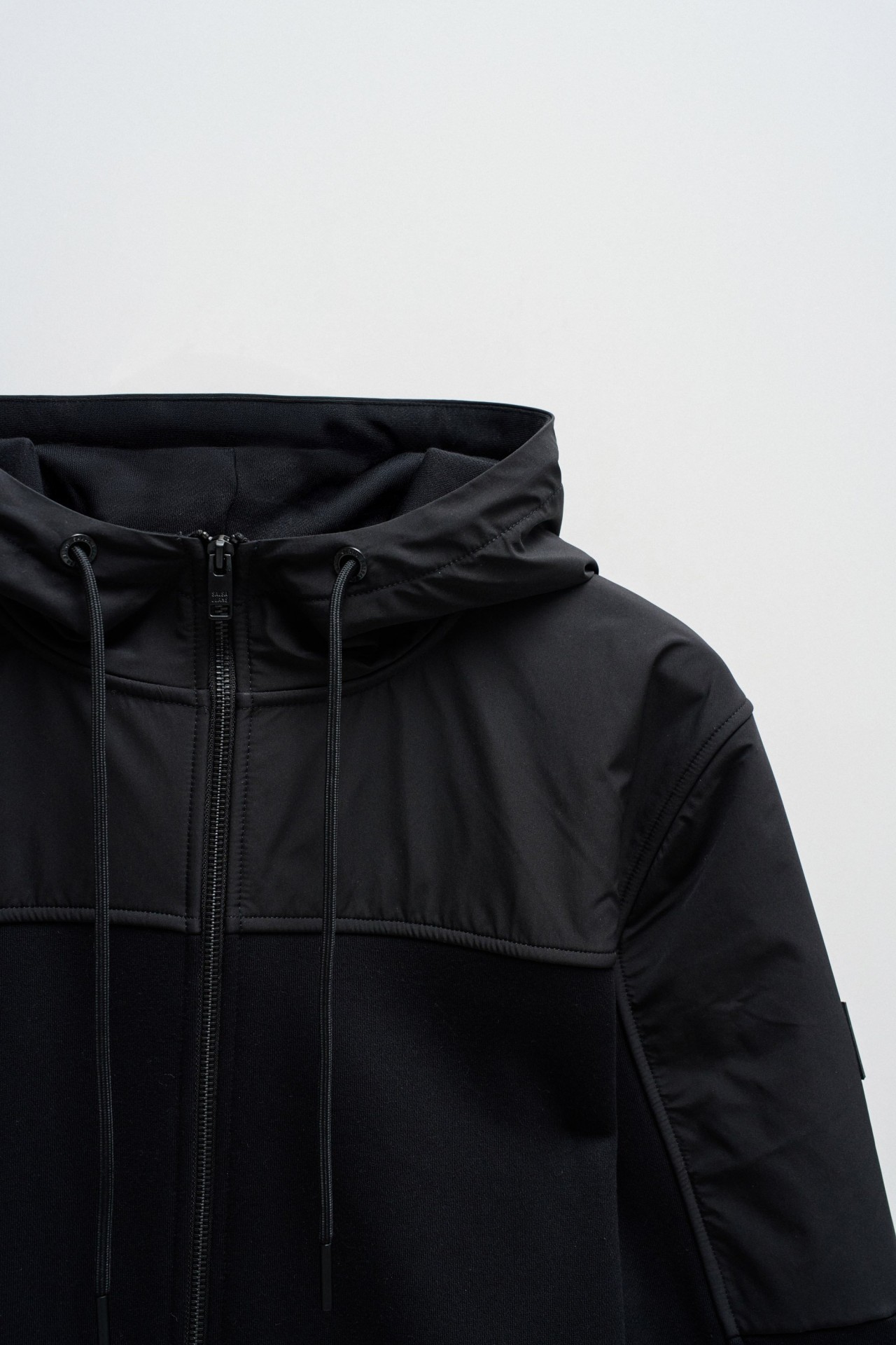 COAT WITH MIXED MATERIALS