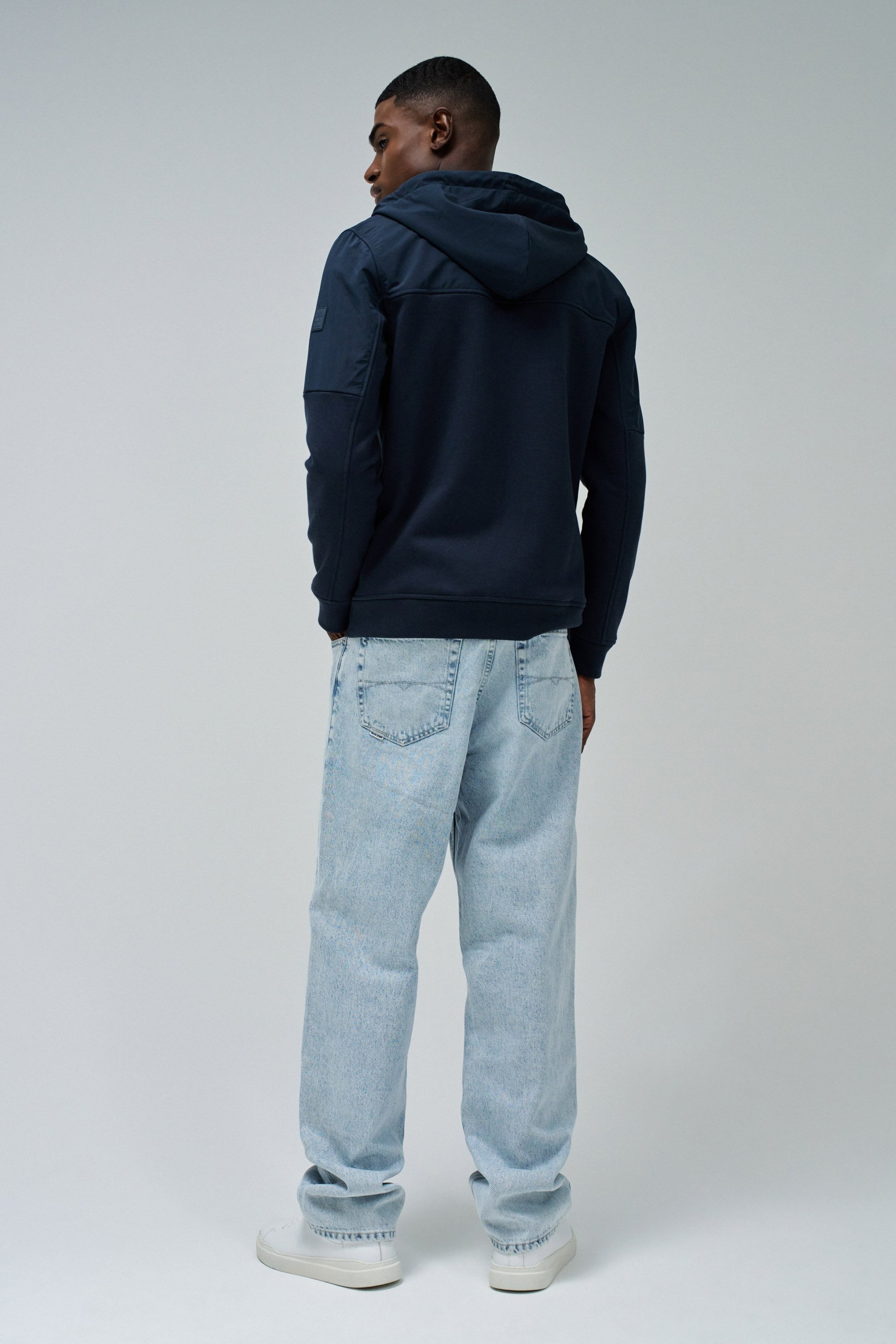 MANTEAU AVEC MÉLANGE DE MATÉRIAUX