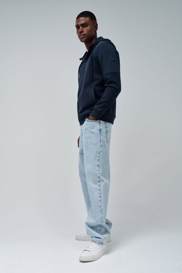 MANTEAU AVEC MÉLANGE DE MATÉRIAUX
