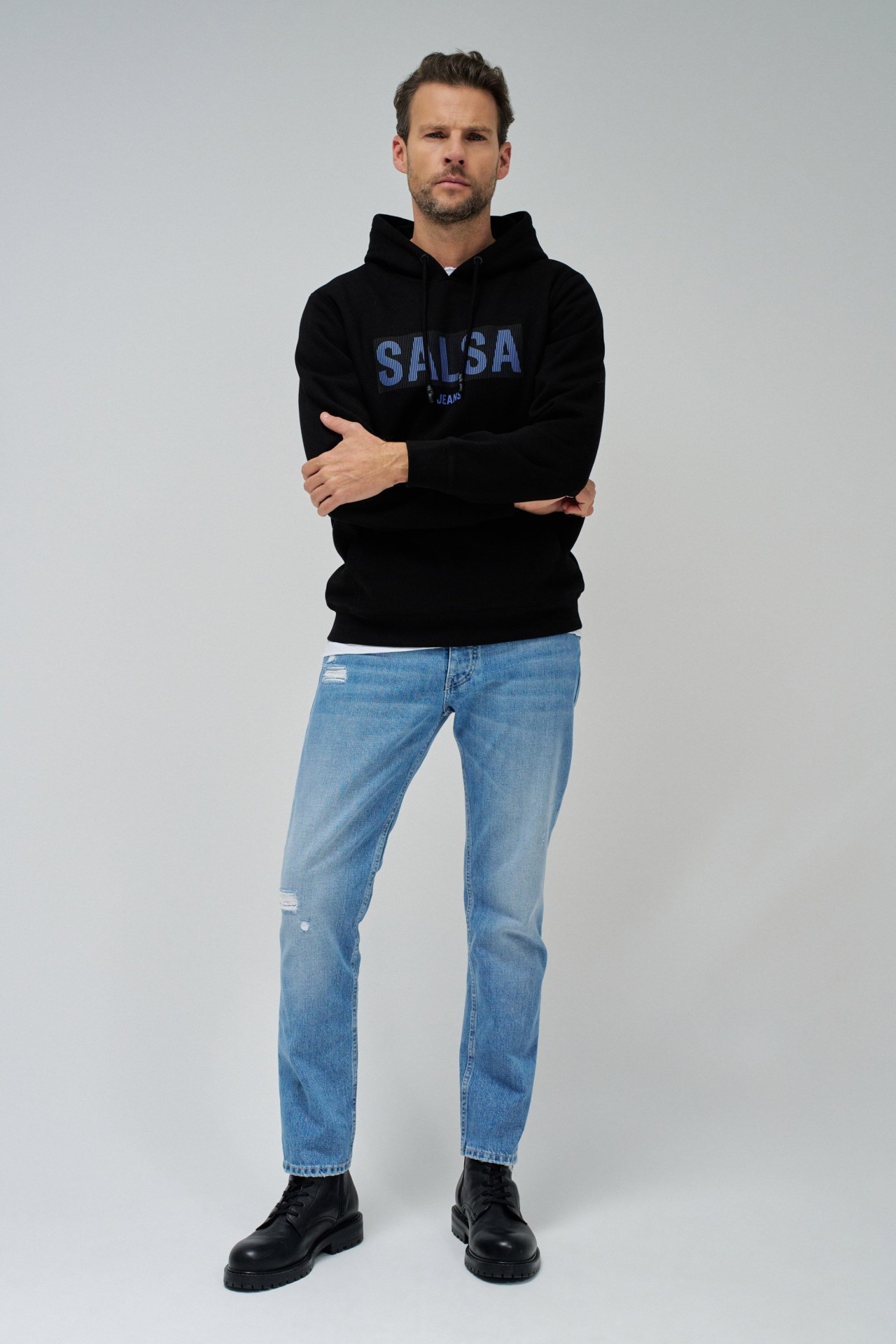SWEAT  CAPUCHE AVEC LOGO
