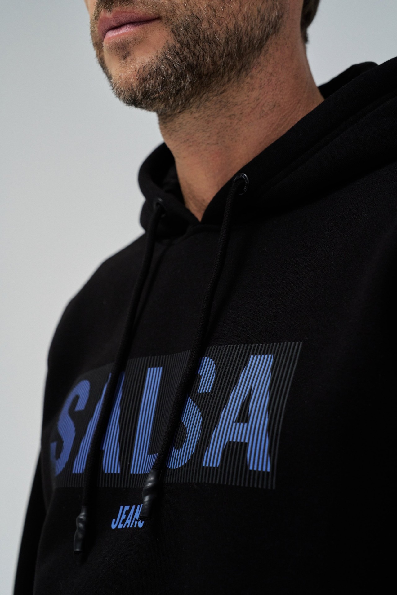 SWEAT  CAPUCHE AVEC LOGO
