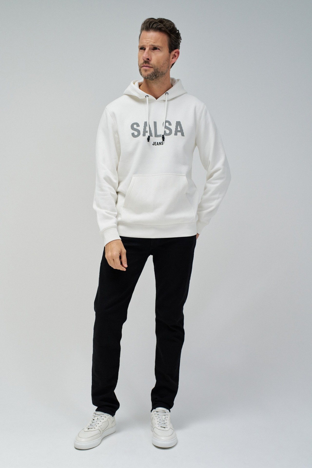 SWEAT  CAPUCHE AVEC LOGO