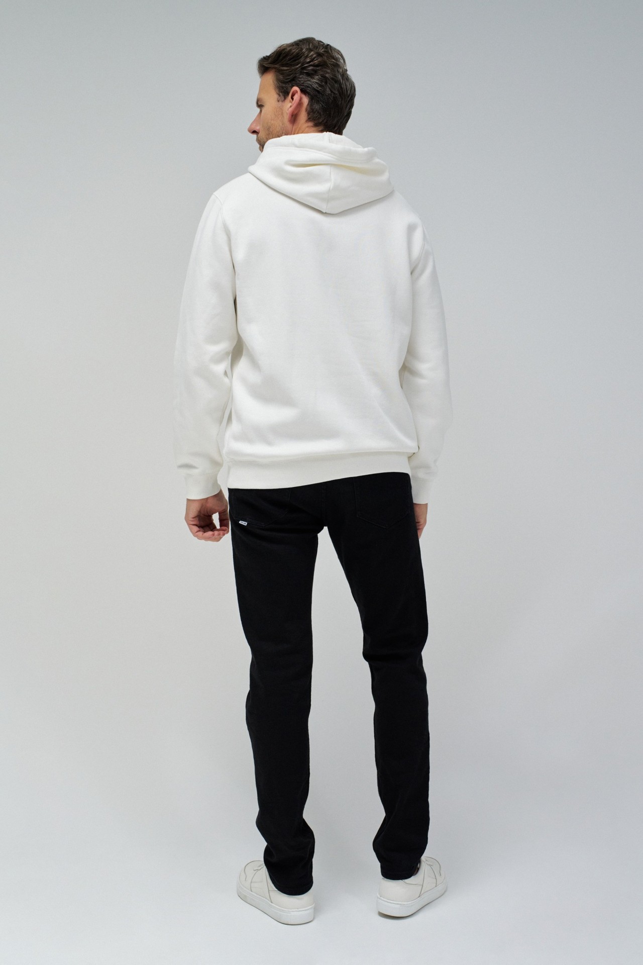 SWEAT  CAPUCHE AVEC LOGO