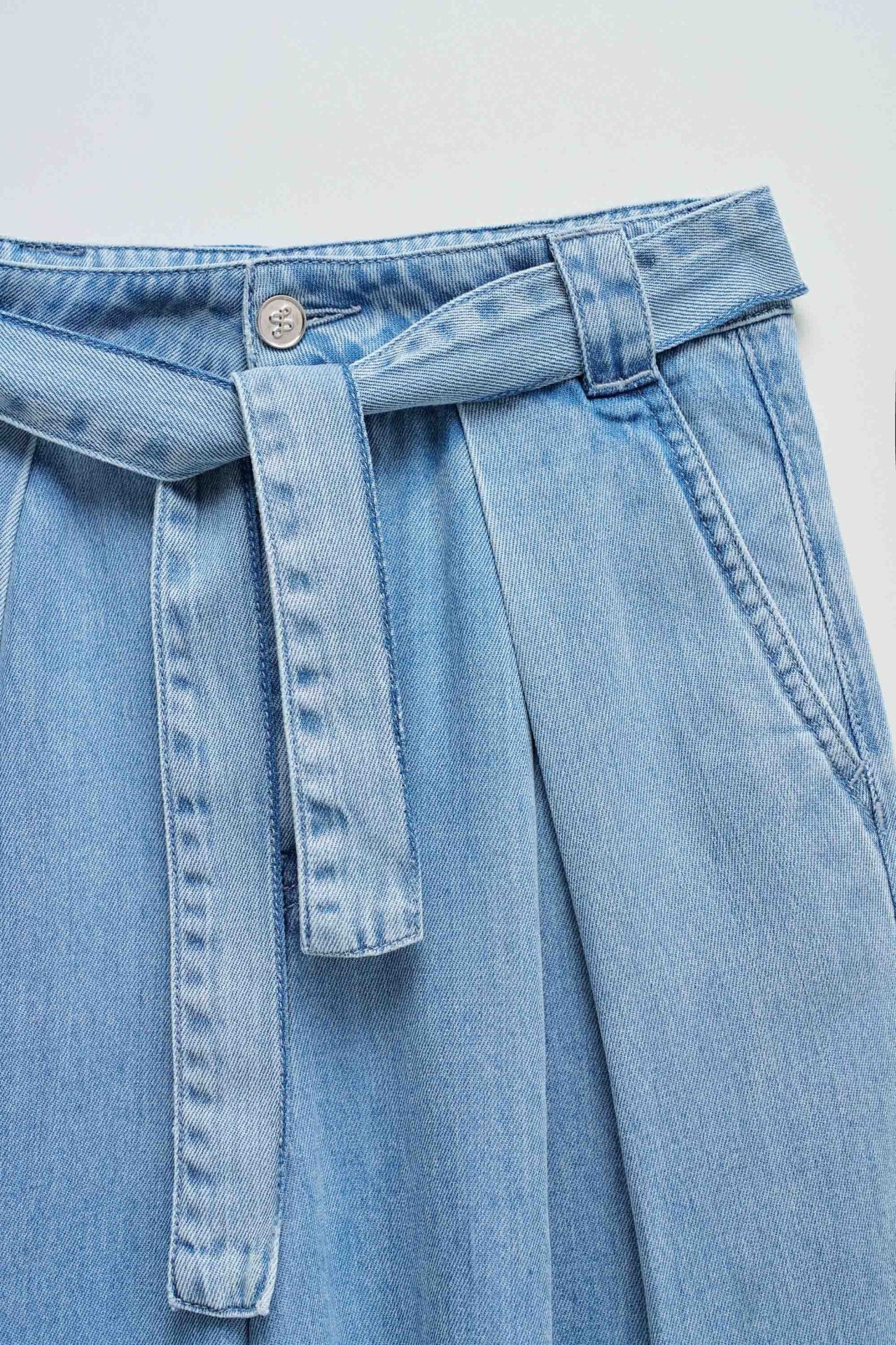 CHINO IN LIGHTDENIM WITH WIDE LEG