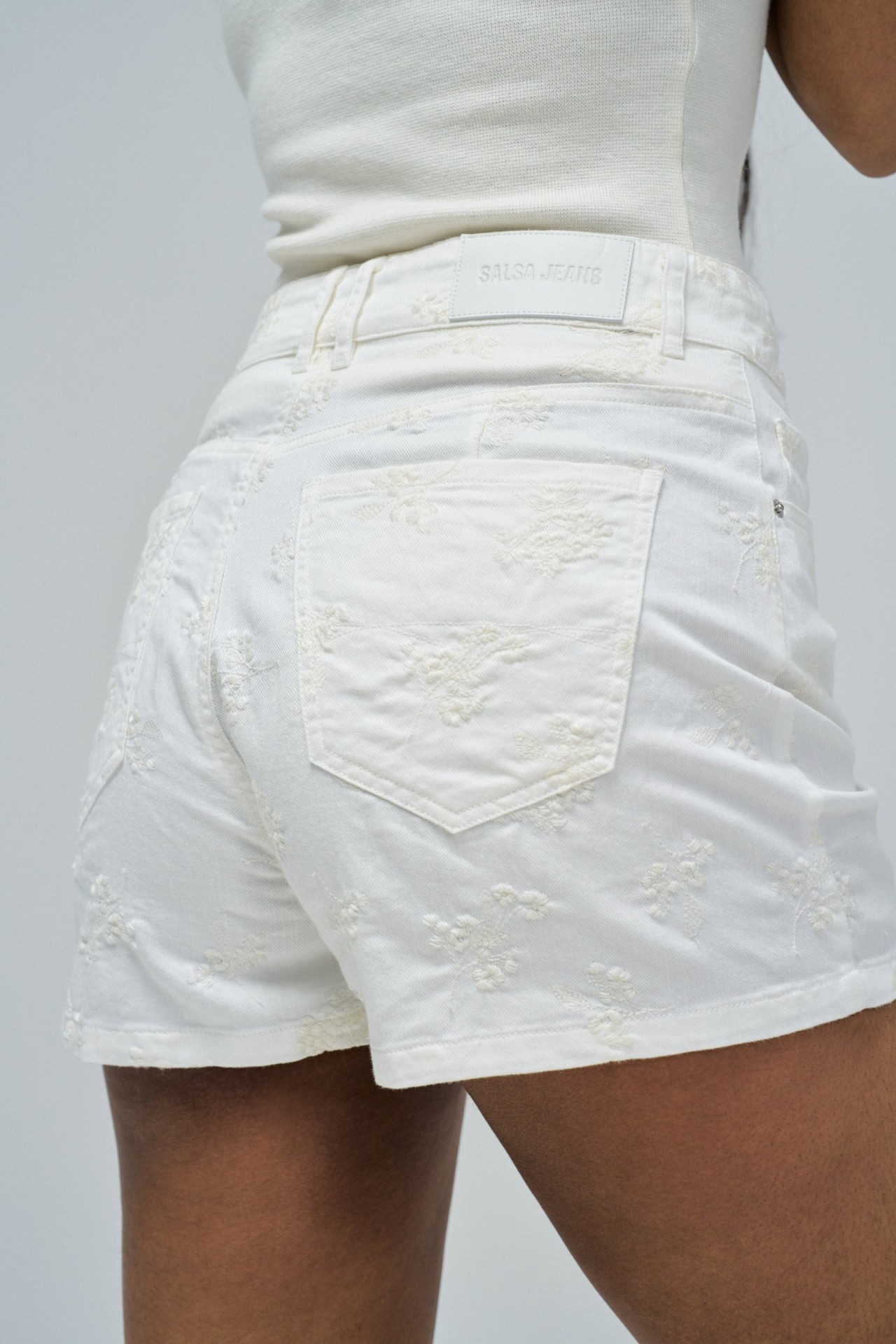 SHORTS TRUE AVEC BRODERIES