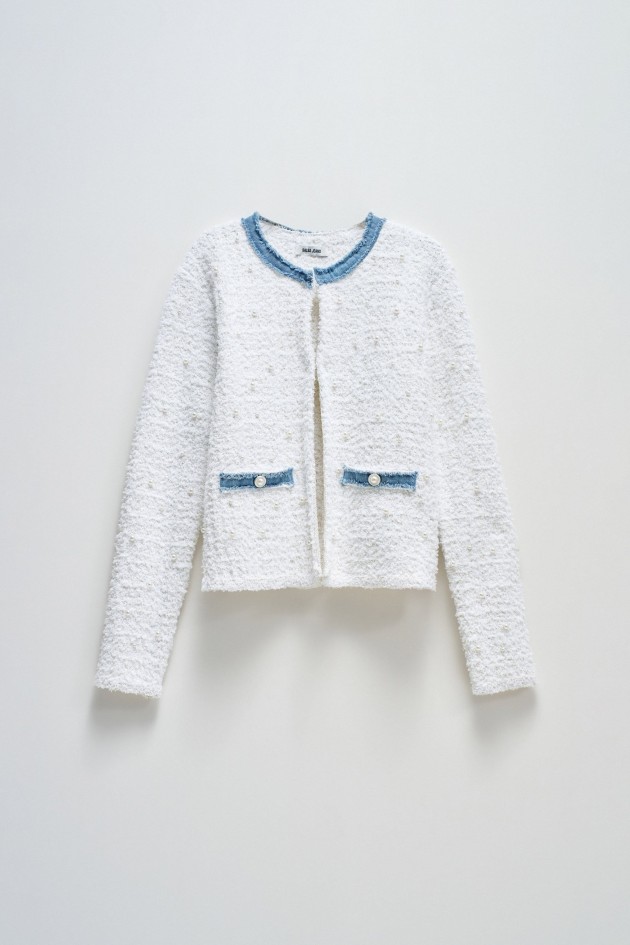 STRICKJACKE MIT PERLEN UND GLITZER