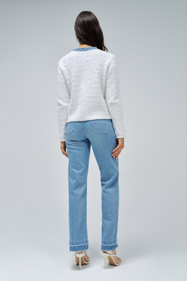 STRICKJACKE MIT PERLEN UND GLITZER