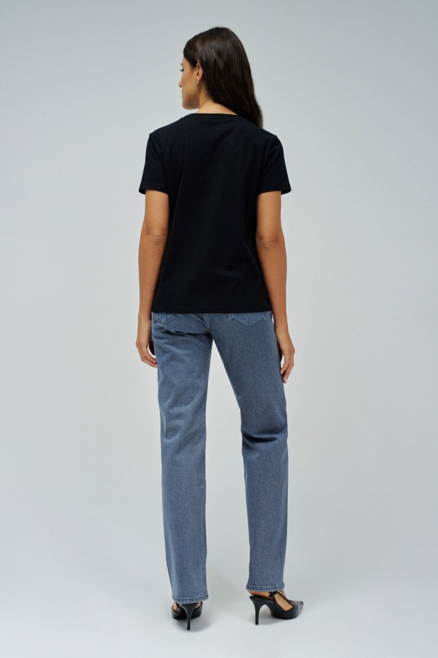 T-SHIRT COM RECORTE FLORAL