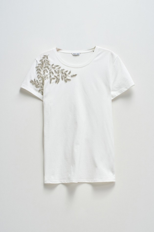 T-SHIRT MIT GLÄNZENDEN APPLIKATIONEN