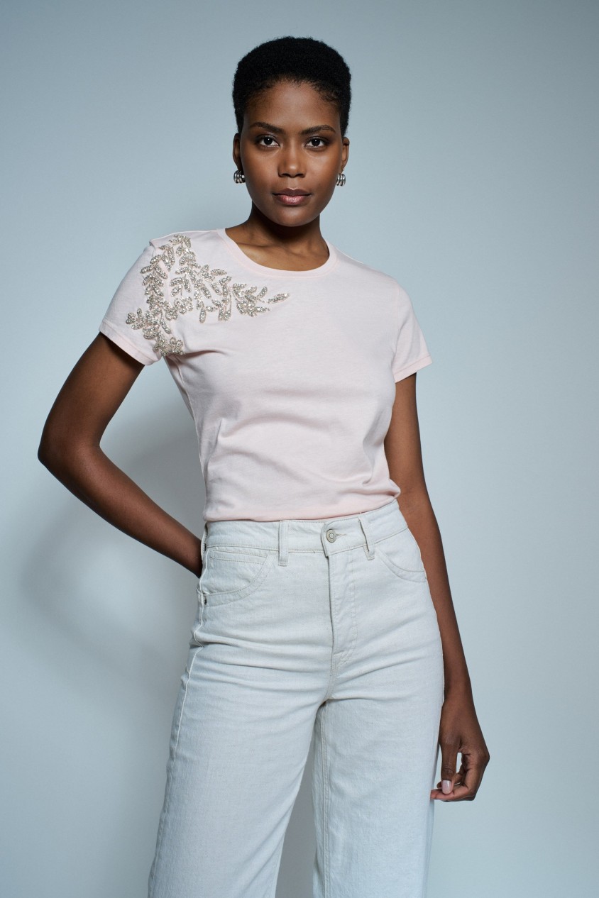 T-SHIRT AVEC APPLICATIONS BRILLANTES