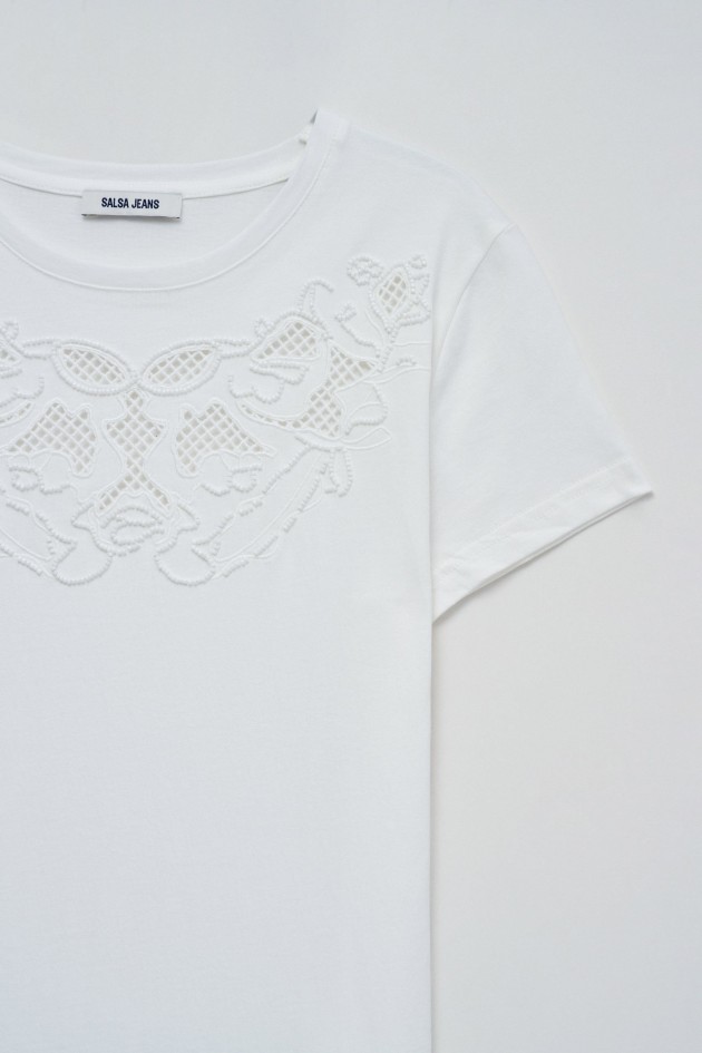 T-SHIRT WITH EMBROIDERY