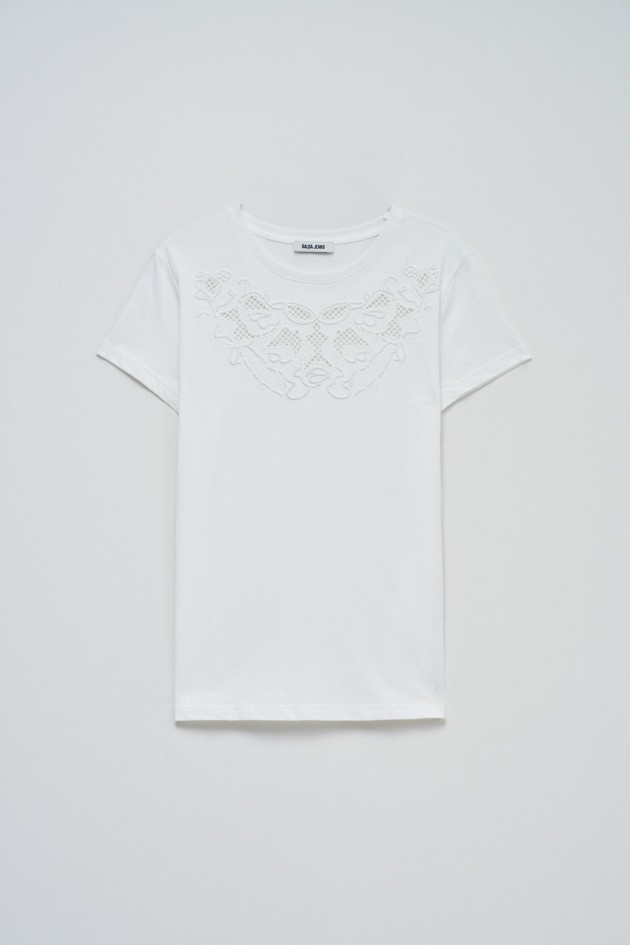 T-SHIRT WITH EMBROIDERY