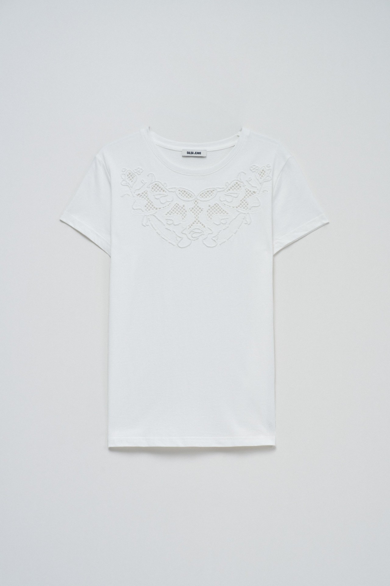 T-SHIRT AVEC BRODERIE