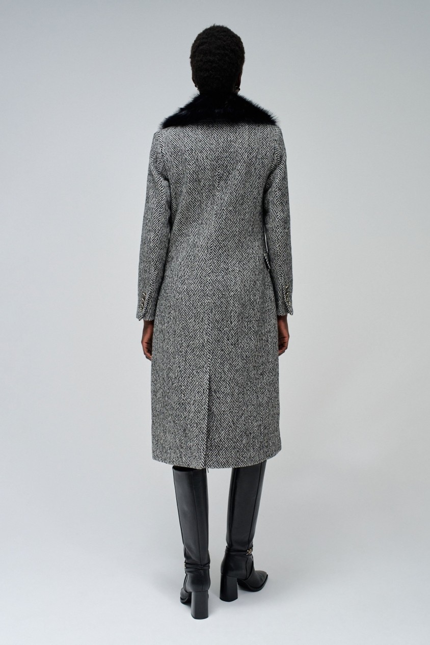 ABRIGO DE PAÑO CON CUELLO DE PELO