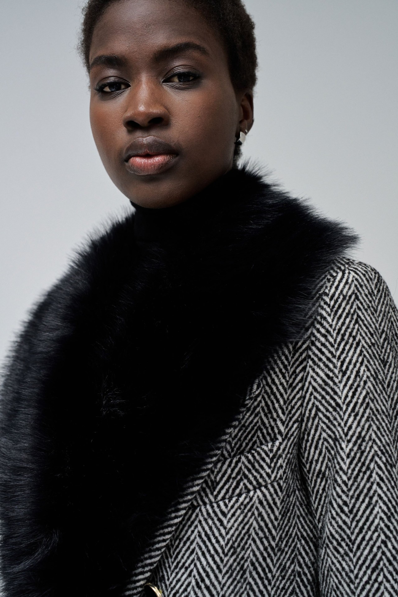 STOFFJACKE MIT PELZKRAGEN