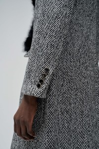 WOOLLEN COAT WITH FUR COLLAR