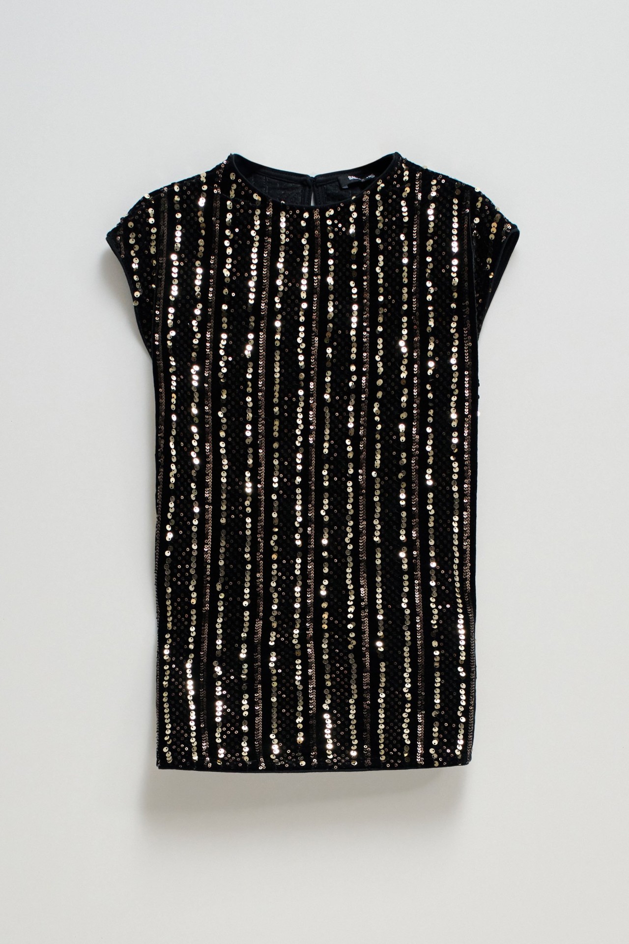 TOP DE VELUDO COM LANTEJOULAS DOURADAS