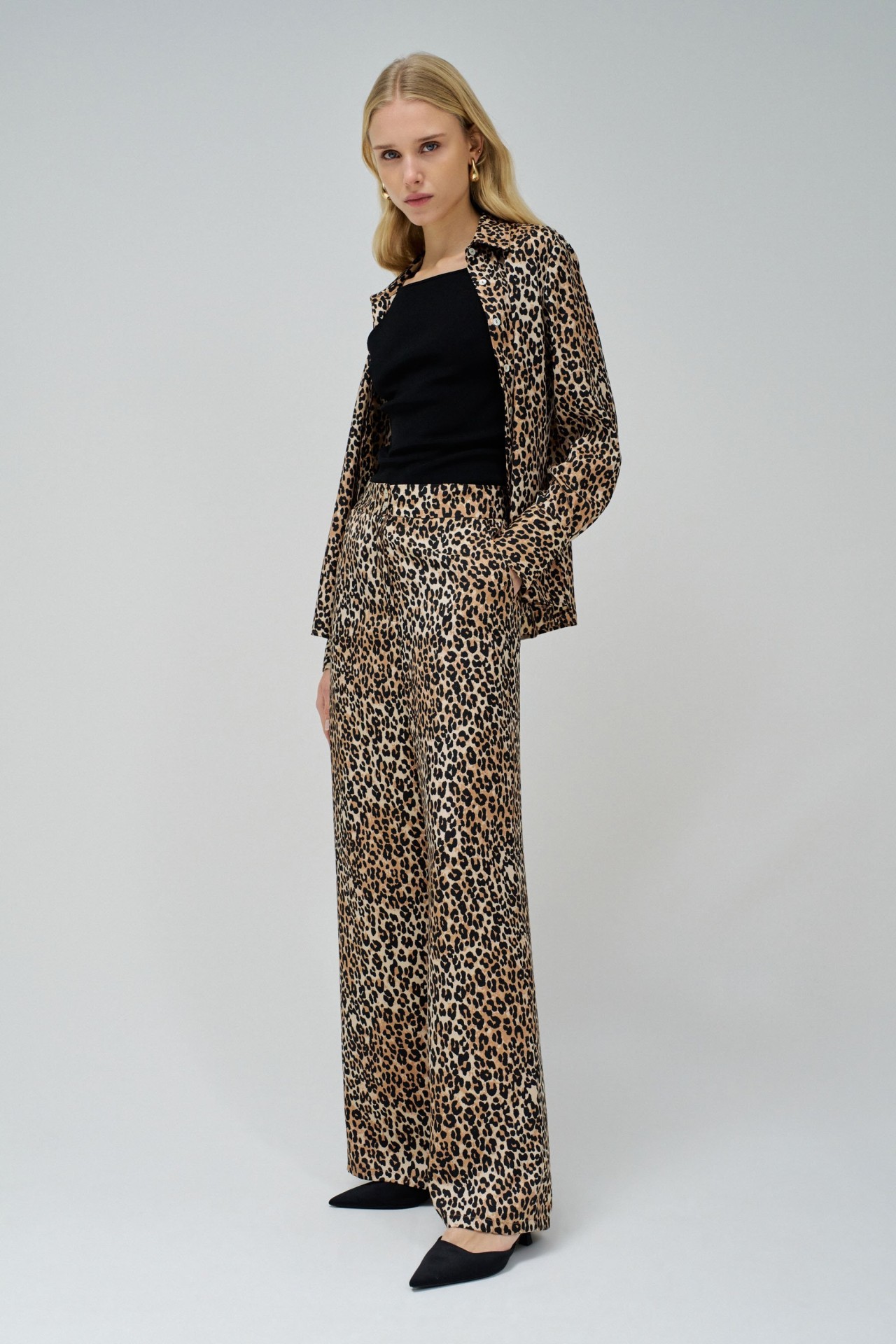 STRAIGHT TROUSERS IN FABRIC