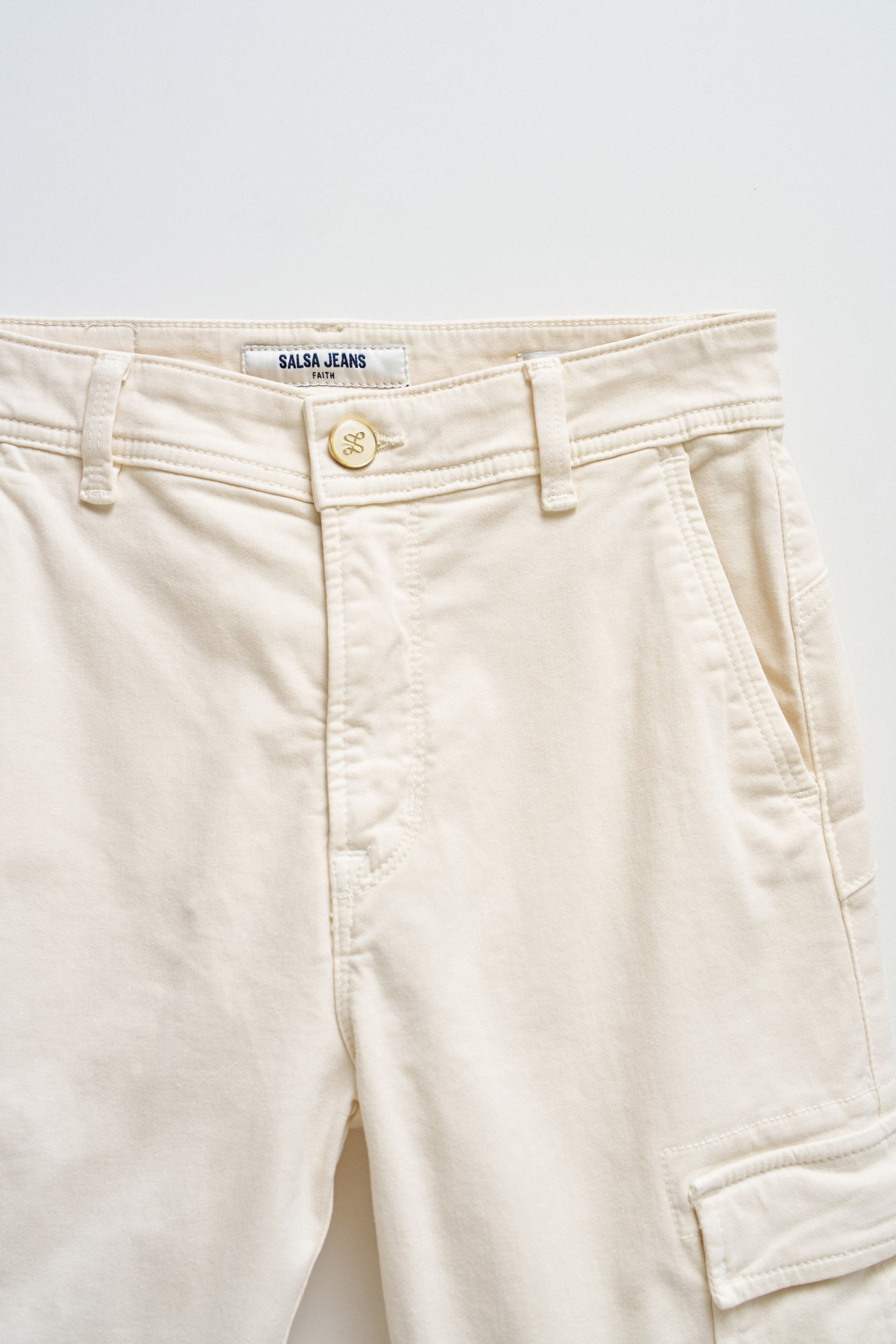 FAITH PUSH IN CROPPED SKINNY CARGO STYLE JEANS