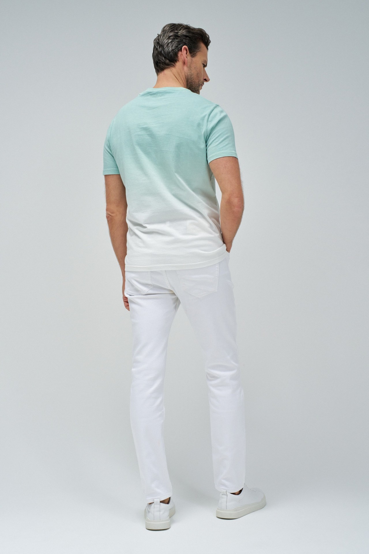 CAMISETA CON EFECTO DEGRADADO