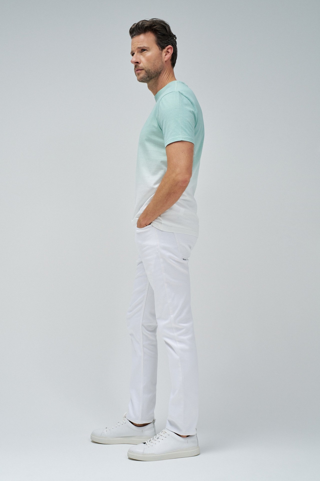 CAMISETA CON EFECTO DEGRADADO