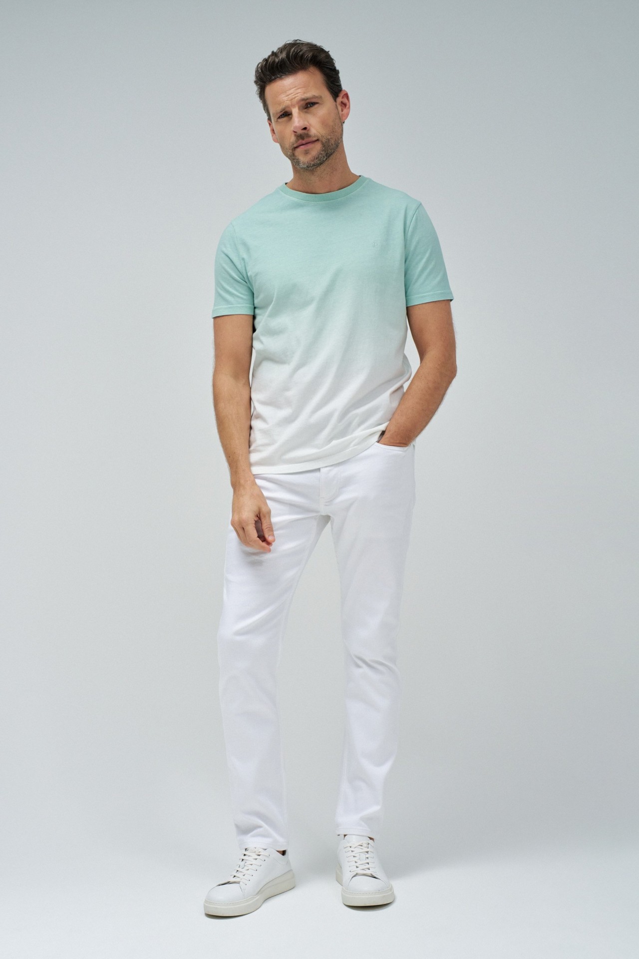 CAMISETA CON EFECTO DEGRADADO