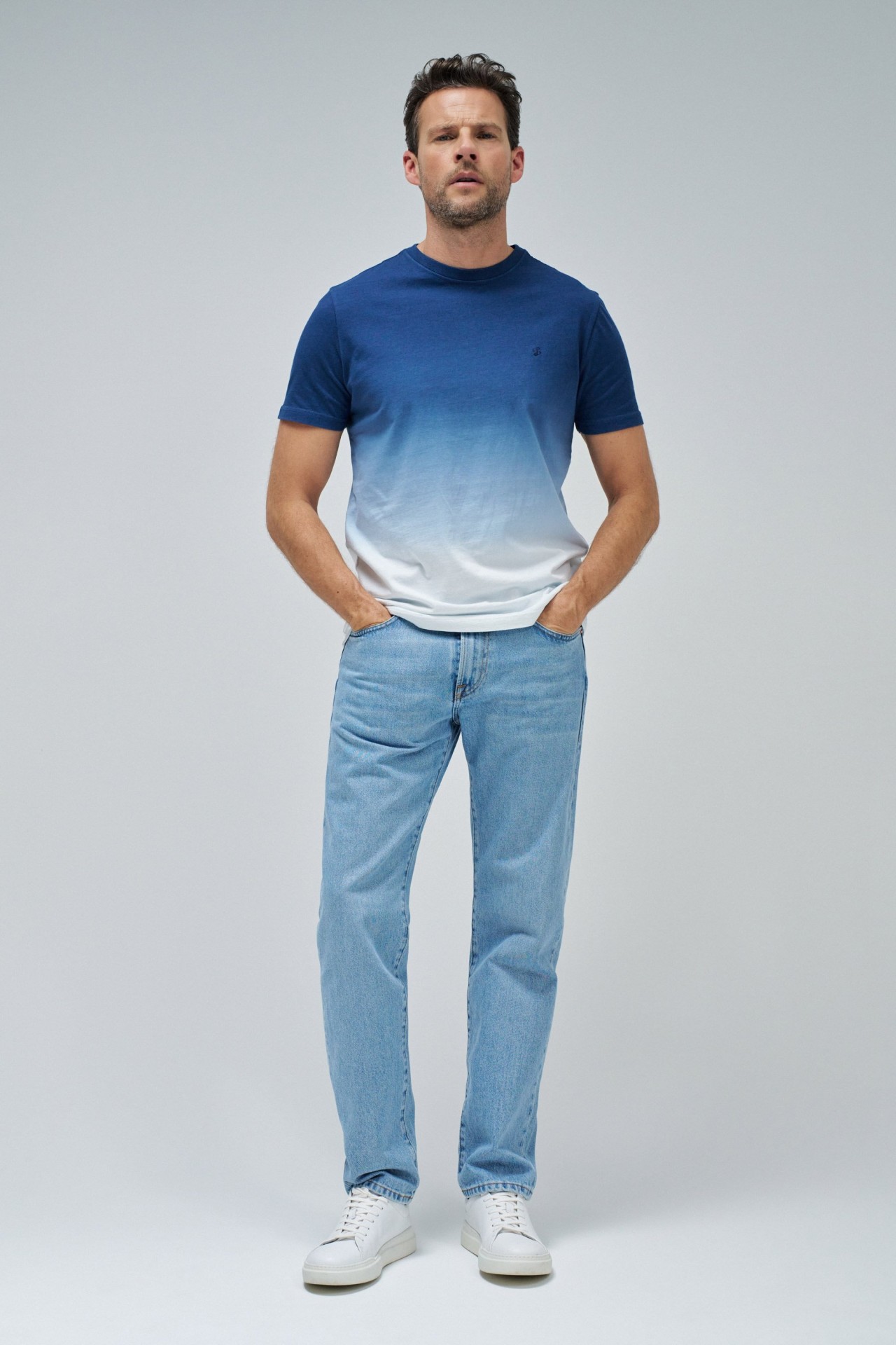 CAMISETA CON EFECTO DEGRADADO