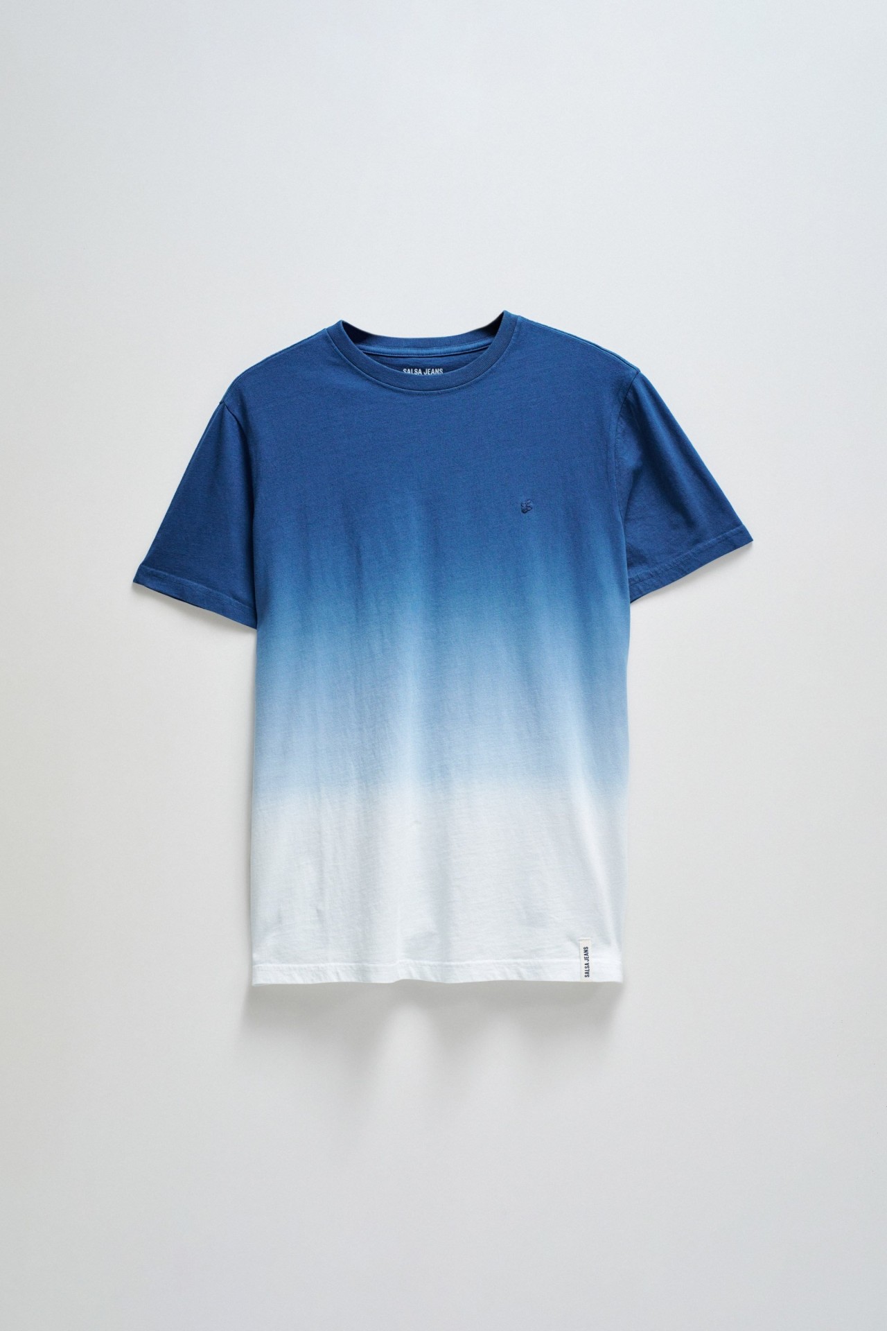 CAMISETA CON EFECTO DEGRADADO