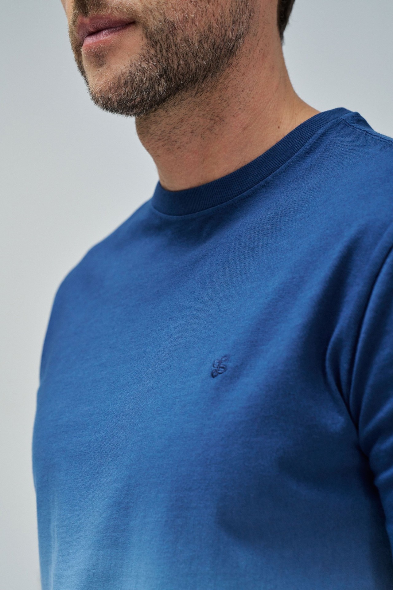 CAMISETA CON EFECTO DEGRADADO