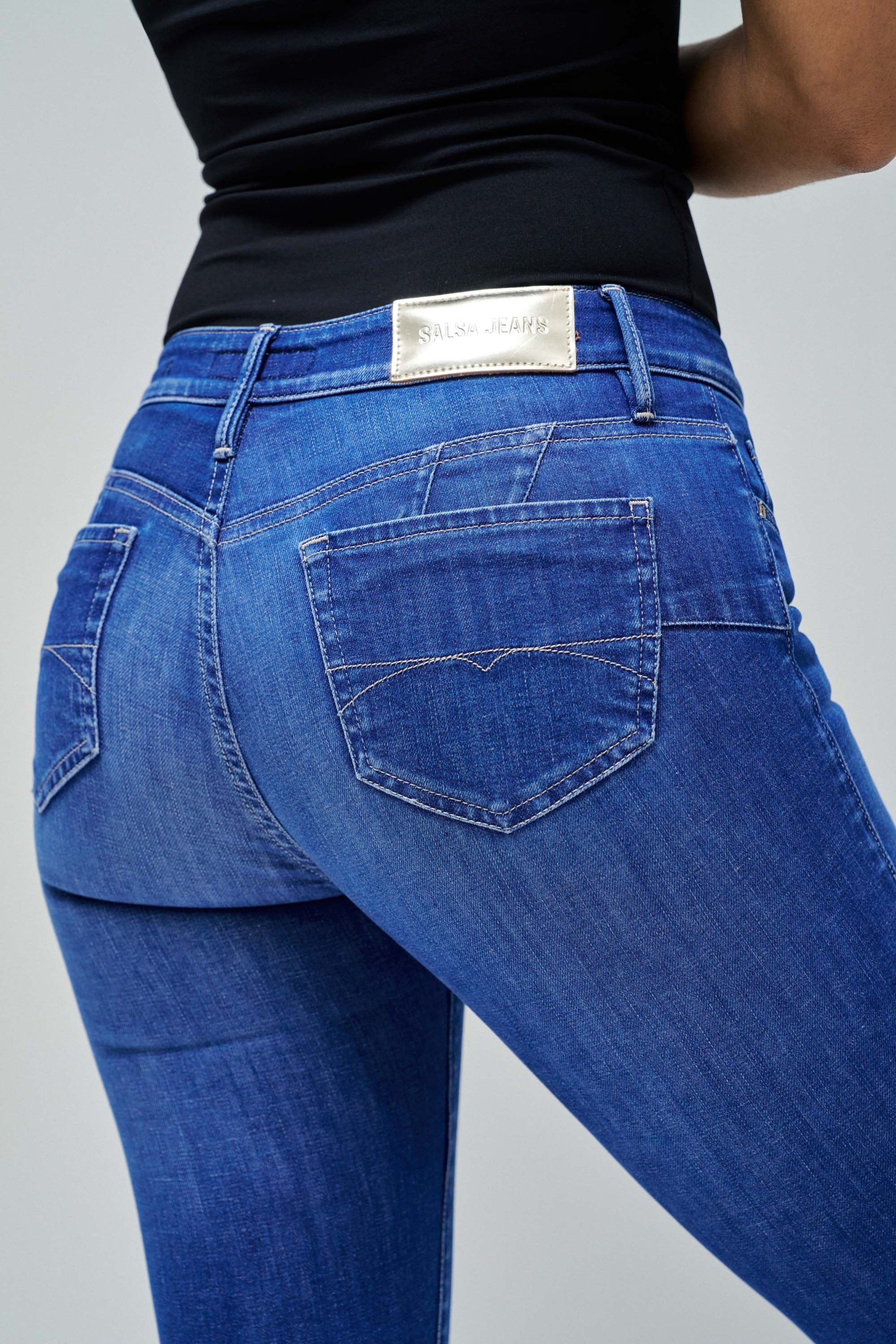 VAQUEROS WONDER PUSH UP CROPPED SKINNY