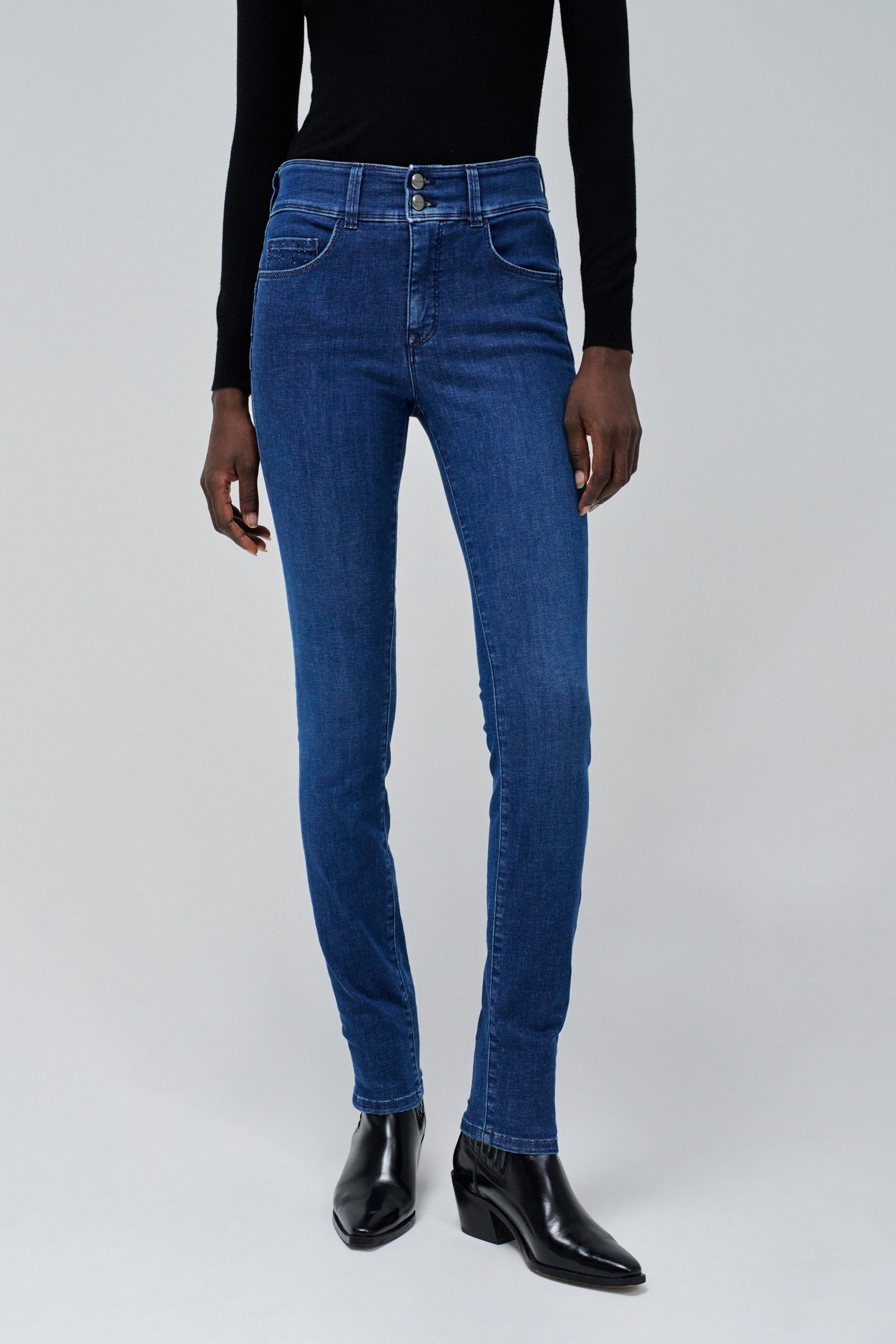 JEANS SECRET PUSH IN SKINNY COM DETALHES