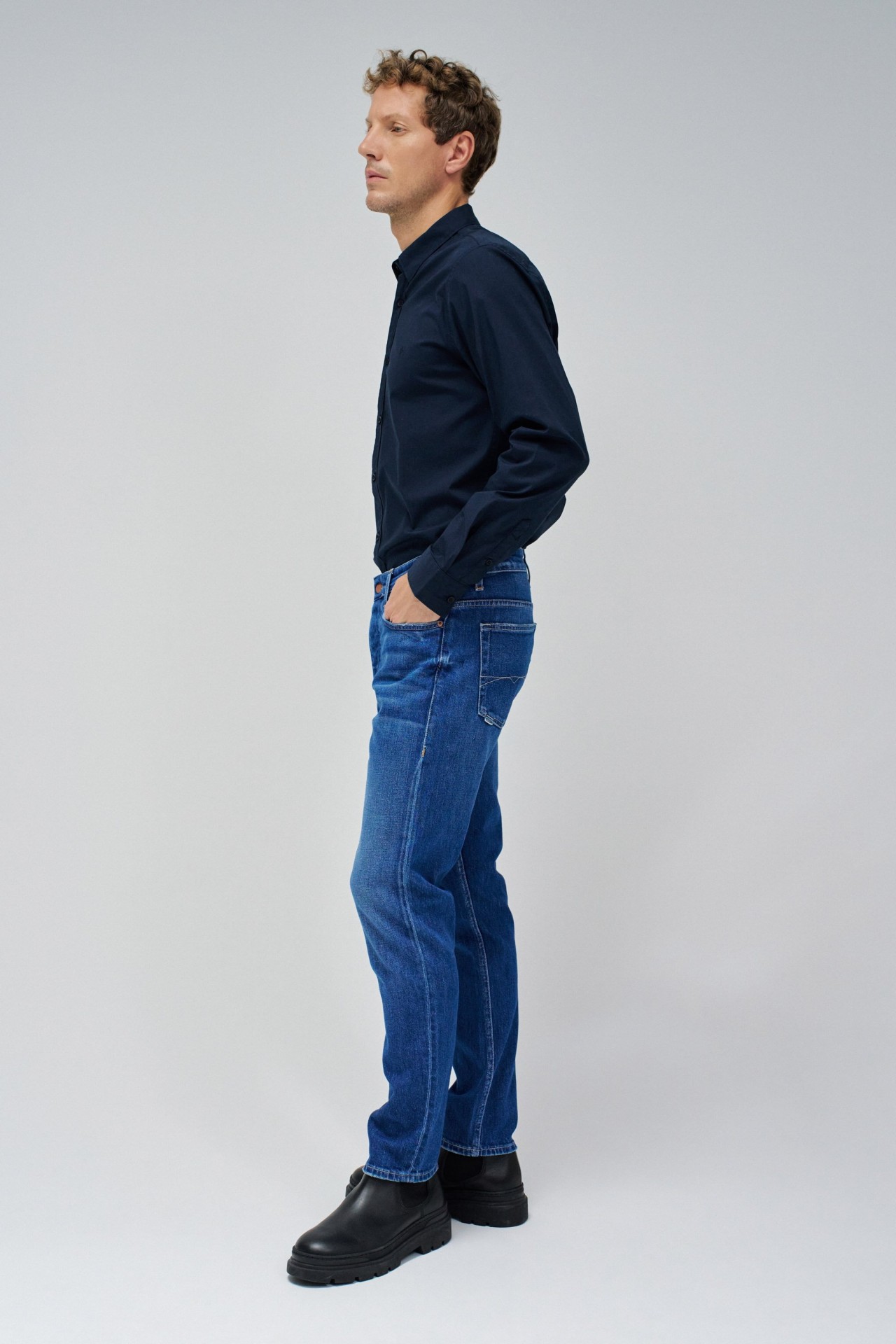 SLIM FIT JEANS