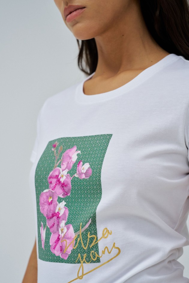CAMISETA CON ESTAMPADO