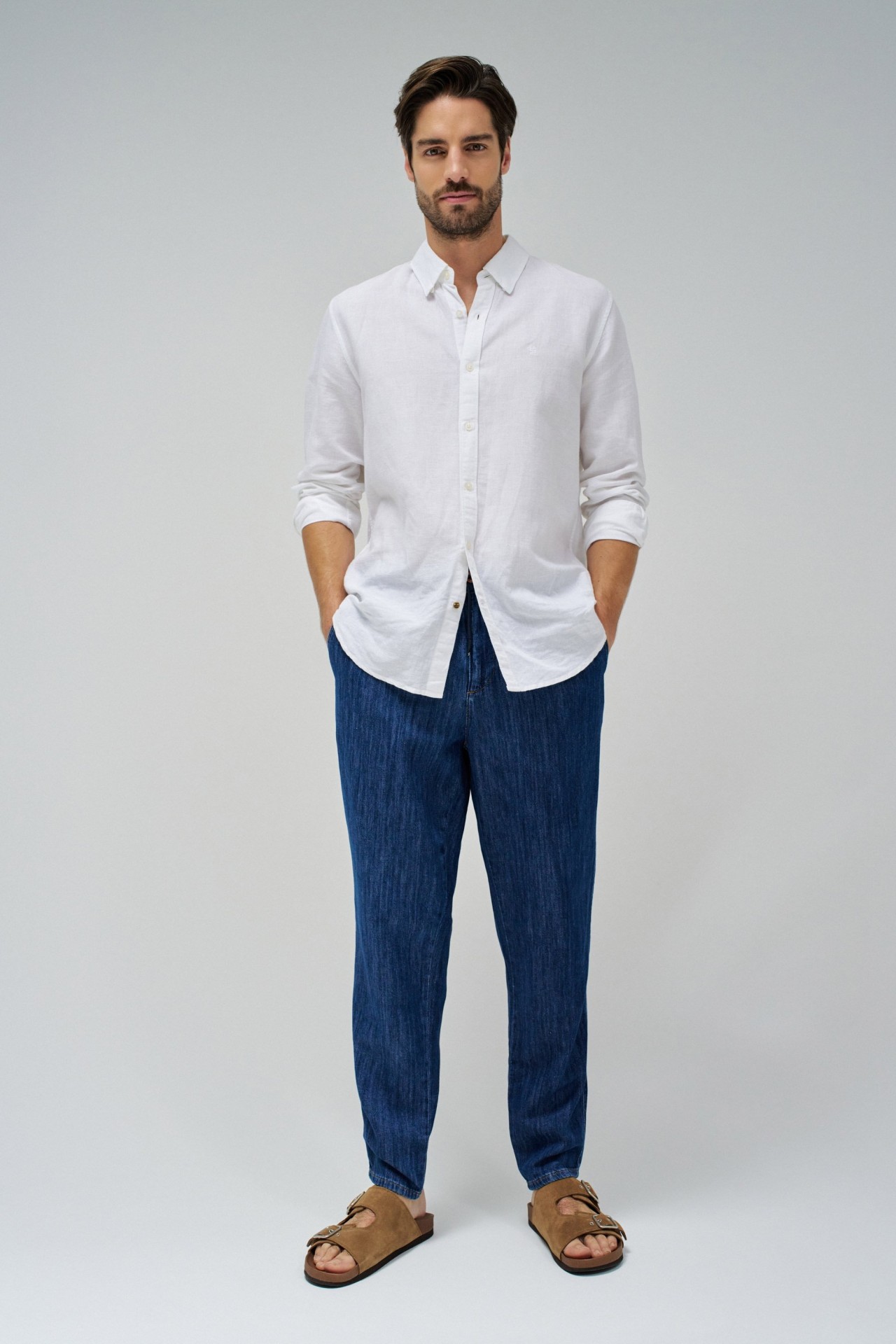 TAPERED JOGGERS JEANS